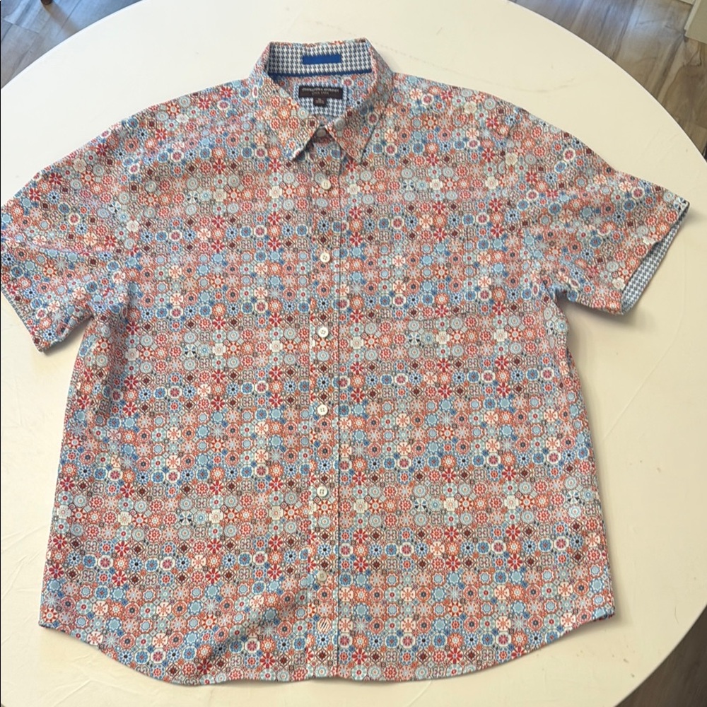 Johnston & Murphy Button Down Shirt with Geometric Pattern (Size XL)